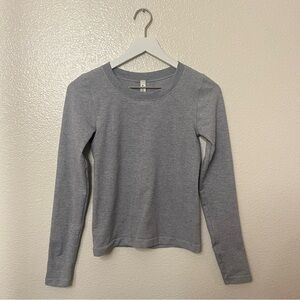 Athleta Heather Gray Long Sleeve Top stretchy athleisure